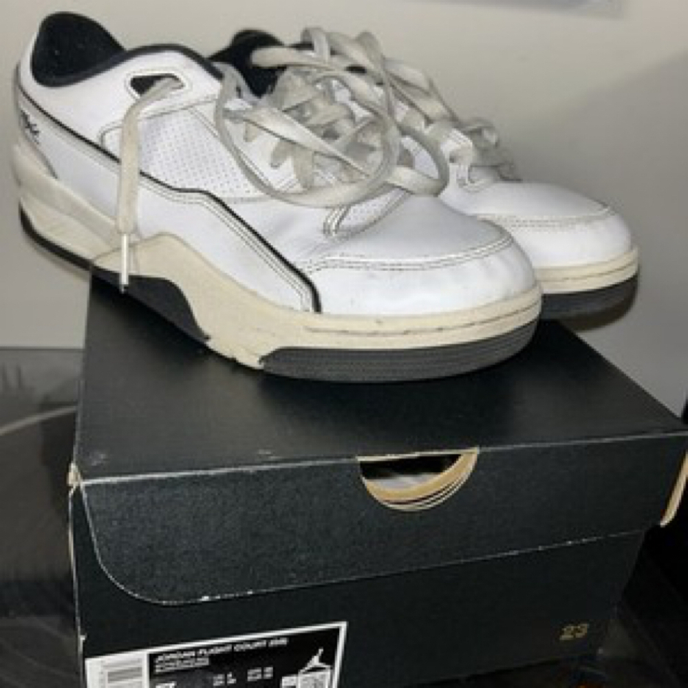 Size 7- Air Jordan Flight Court White Black W/ Box